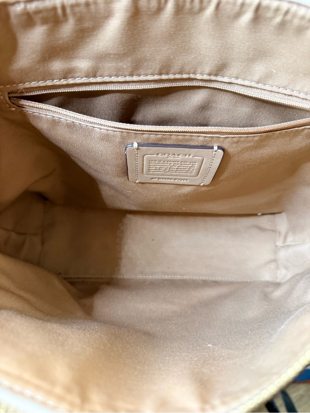 Coach Signature Kelsey Canvas Leather Bag w/ Wristlet CHARM NOT INCLUDED - Picture 3 of 6